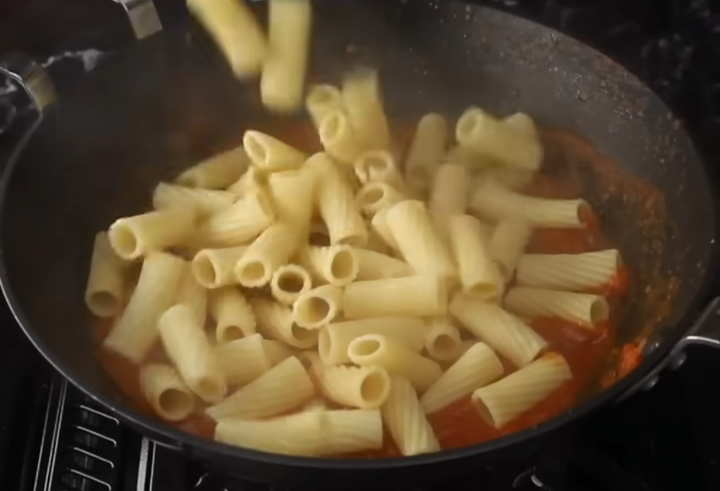 Restaurant style Red Sauce Pasta