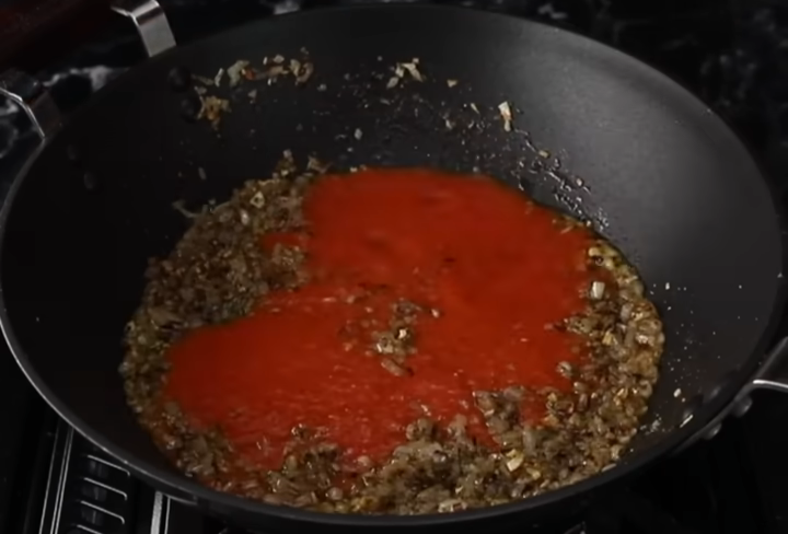 Restaurant style Red Sauce Pasta