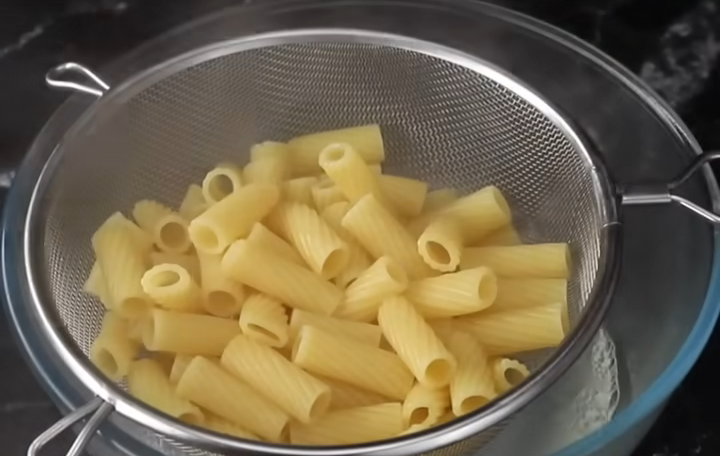 Restaurant style Red Sauce Pasta